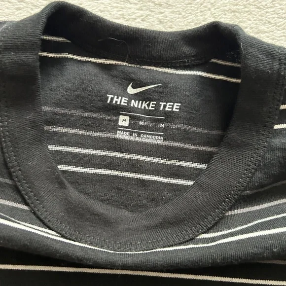 NWOT NIKE PREMIUM STRIPE TEE BLACK - Picture 8 of 9